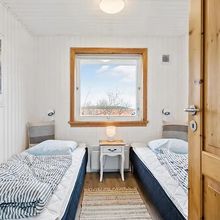 3 Bedroom Amazing In Holiday home Allinge-Sandvig